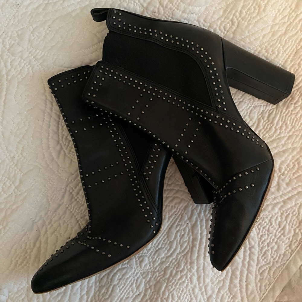 Vince Camuto Studded Ankle Boots Black size 9